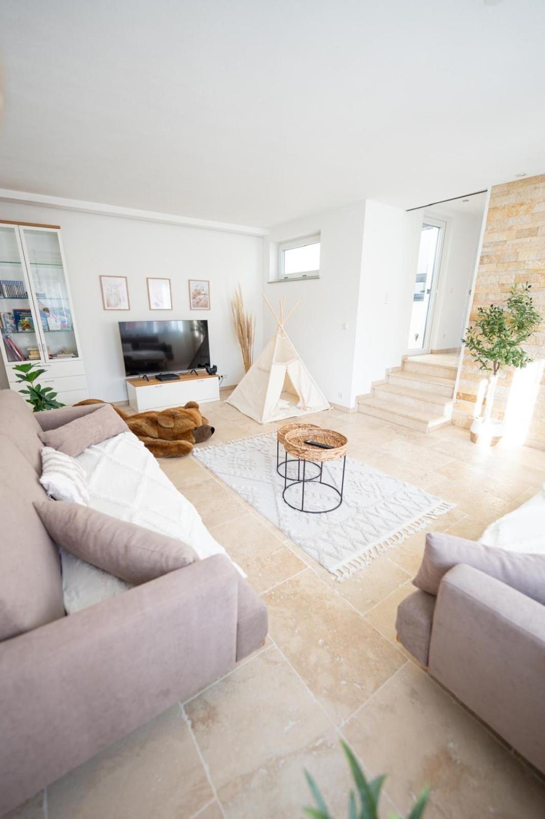 -Stadthaus Ida- Mit Grosser Dachterasse, Am Schlosspark, Luftkurort Kisslegg, Boxspringbetten, Kaffeevollautomat, Smarttv, Familienfreundlich, Grosszuegig, Zentral Bagian luar foto
